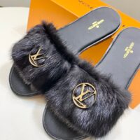 Louis vuitton fur slippers – Replica