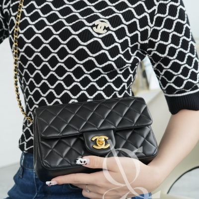 Chanel 23C Metal ball Mini black bag – Replica