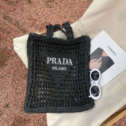 Prada – Replica