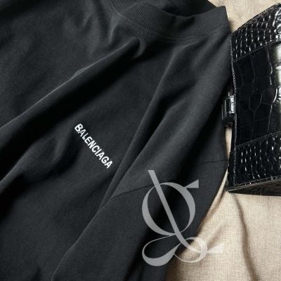 Balenciaga – Replica