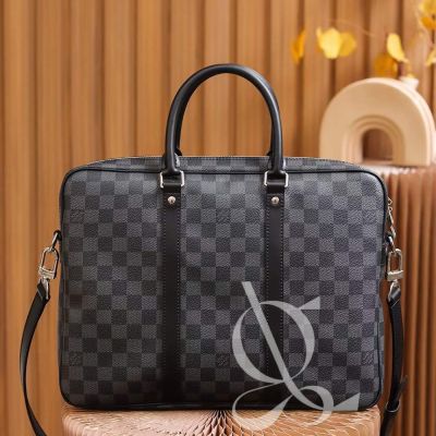 Louis Vuitton – Replica