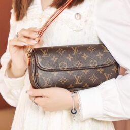 LV Wallet on Chain Ivy Bag – Replica